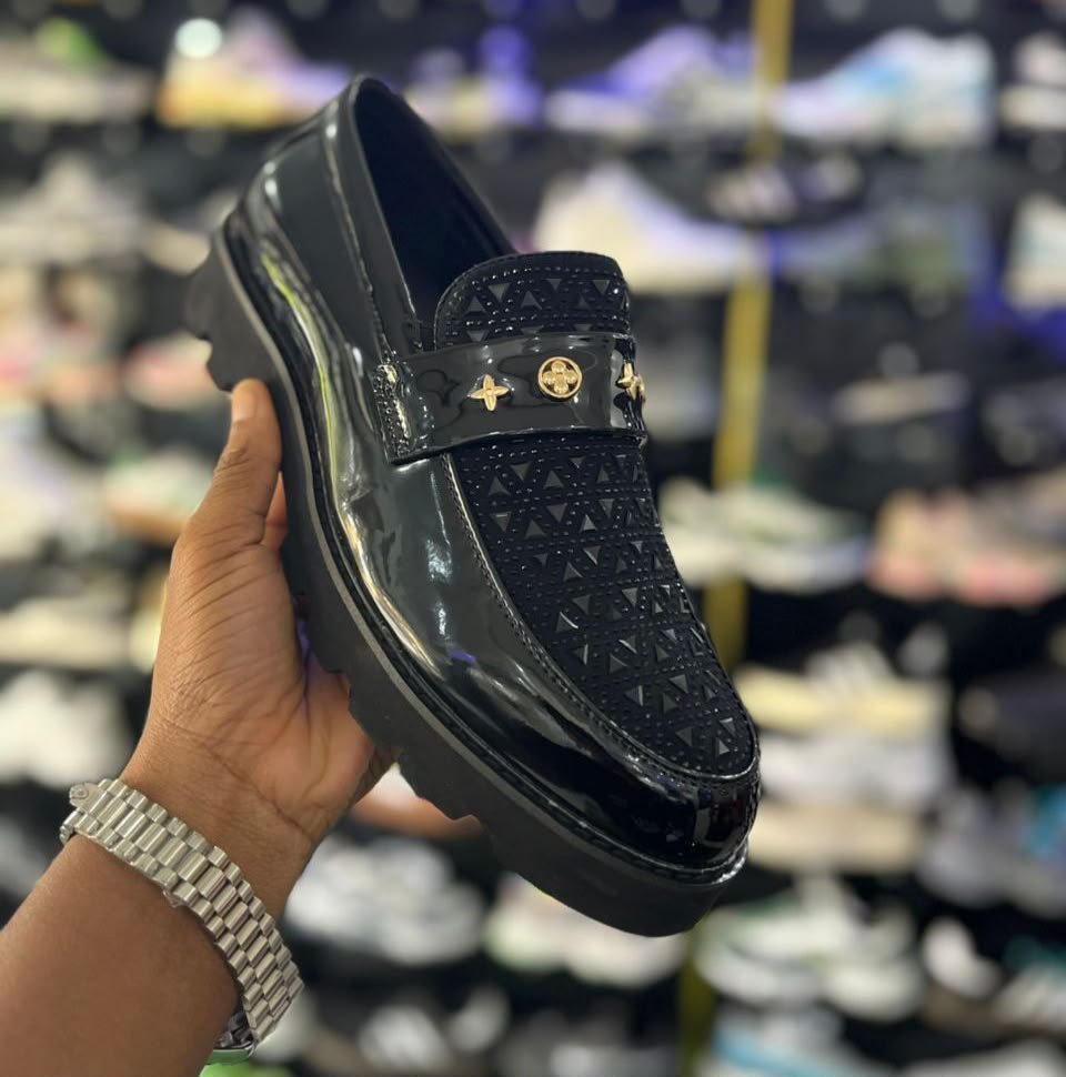 ndaamali's tweet photo. Abonne toi pour découvrir nos offres
📏 M0613 40 à 46
💰 Prix : 17.000 FCFA seulement !
🚚 Livraison disponible 🇸🇳
📲 Commandez au +221769209312
#NdamaShoes  #Dakar #ChaussuresHomme #ModeDakar #Team221 https://t.co/pJTq7t8nL6