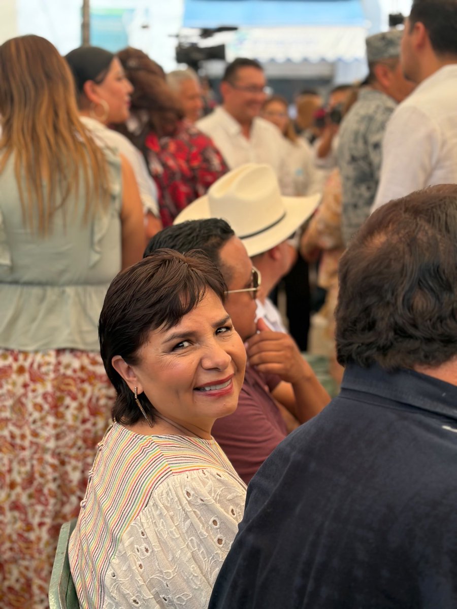 BetyManrique's tweet photo. 💚🌿 Un gusto estar en #ChiautlaDeTapia con mi querido @SoyPavelGaspar, Pdte. del @CongresoPue, en su #SegundoInforme. ¡Felicidades, amigo!

Un privilegio impulsar en equipo iniciativas en favor del medio ambiente, como el saneamiento del río Atoyac y la presa de Valsequillo.🤝🌎 https://t.co/ktktyBShMn