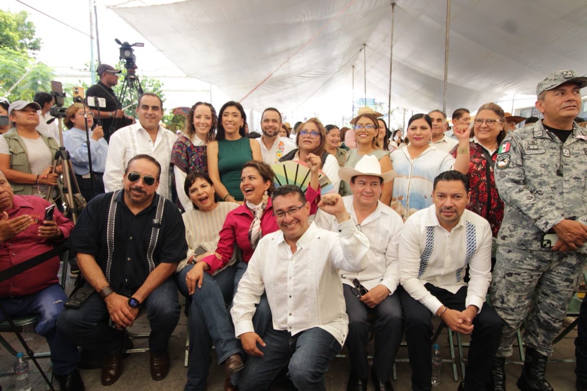 BetyManrique's tweet photo. 💚🌿 Un gusto estar en #ChiautlaDeTapia con mi querido @SoyPavelGaspar, Pdte. del @CongresoPue, en su #SegundoInforme. ¡Felicidades, amigo!

Un privilegio impulsar en equipo iniciativas en favor del medio ambiente, como el saneamiento del río Atoyac y la presa de Valsequillo.🤝🌎 https://t.co/ktktyBShMn