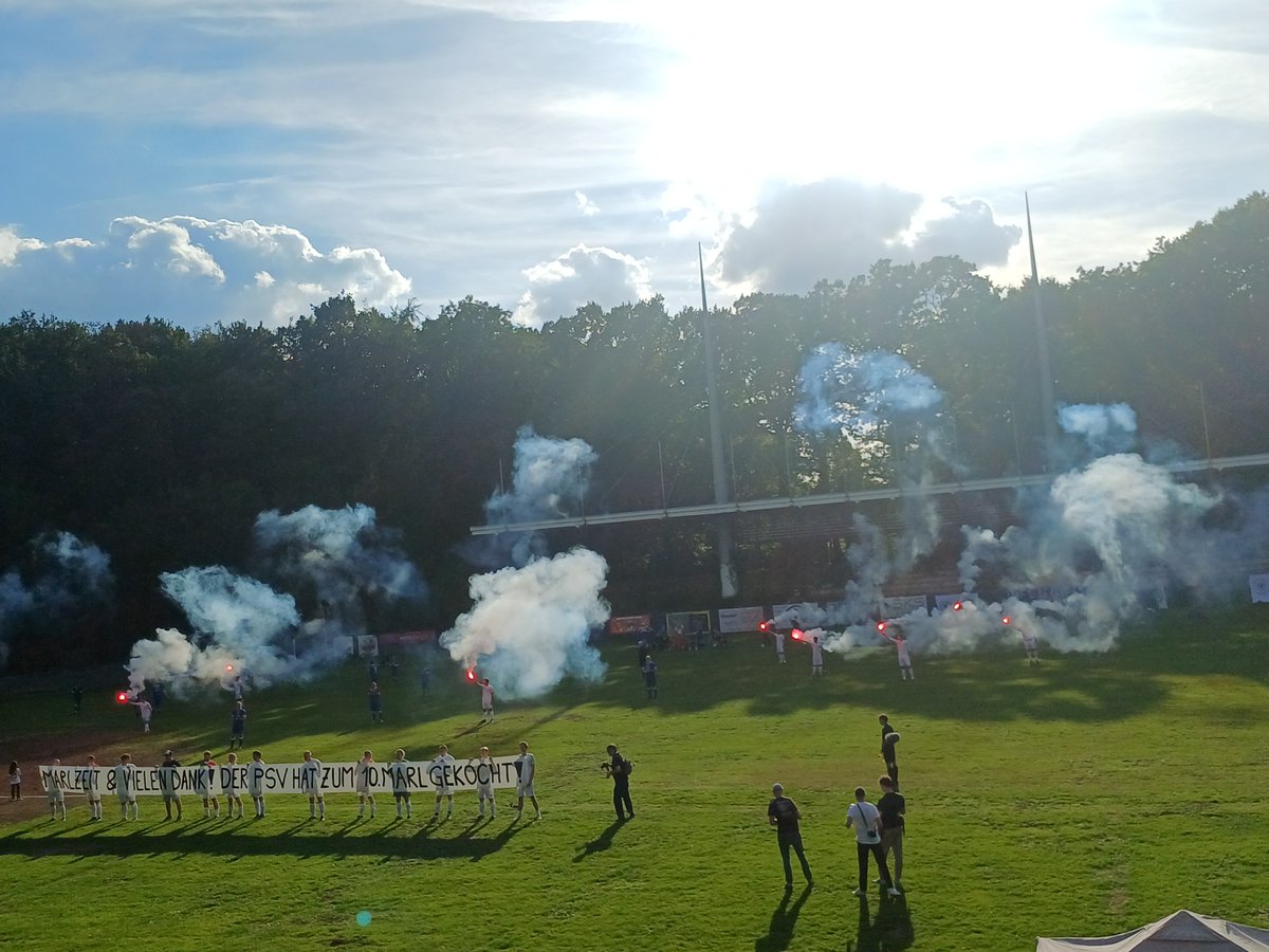 xGD_BVB's tweet photo. 📅 3. Oktober 2026, 15:30
⚽ Polizei SV Braunschweig - TSV Marl-Hüls
🏆 Testspiel - Lost Ground
🏟️ Jahnstadion
📍 Kreis Recklinghausen: Marl-Hüls, NRW
👀 1.130
💶 10€
🥅 1:3 (0:2)

⭐ LETZTES SPIEL https://t.co/EXn3MIdoFZ