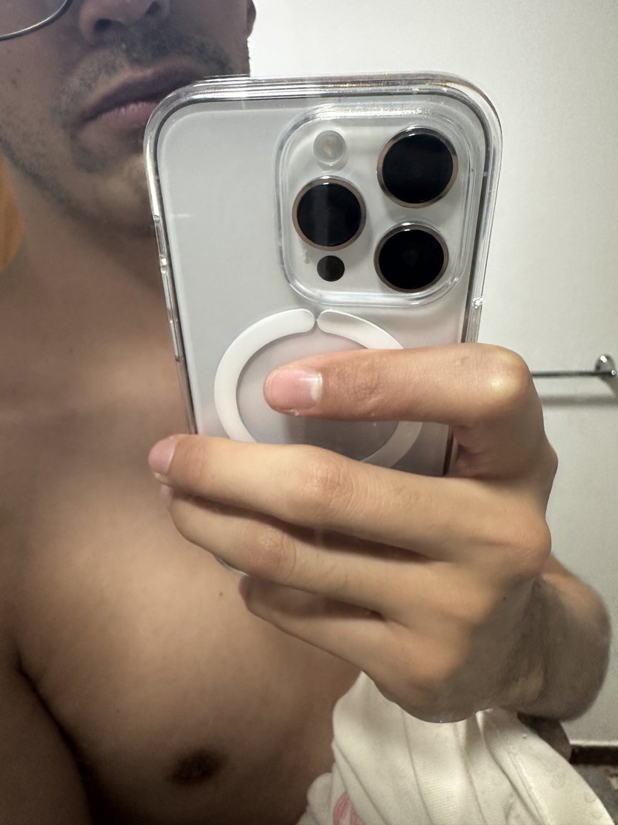 scttada's tweet photo. Lo que disfruto tomando fotos desnudo haha 🙊 https://t.co/NtM6kqNs3s