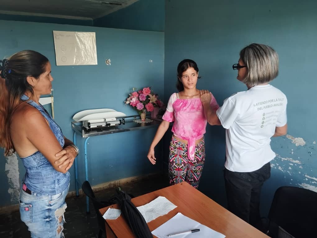 SNTSCuba's tweet photo. Desde #CiegodeAvila #MiBarrioPorLaPatria los trabajadores de la salud presentes en cada rincón de la geografía avileña. https://t.co/2rCyUK7Y79