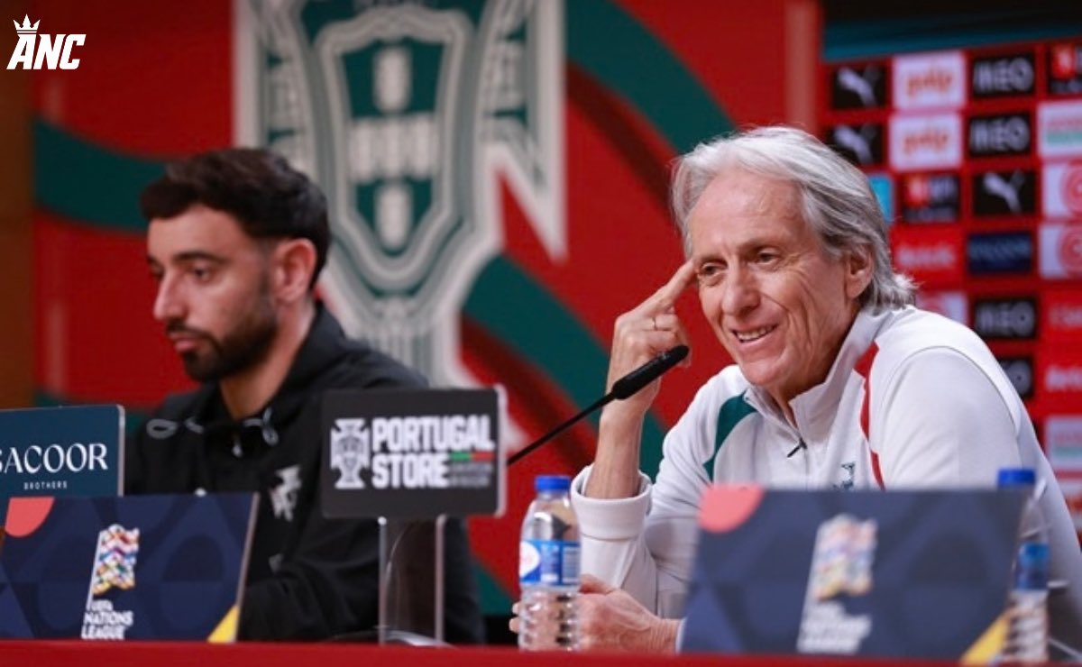 ANC_Updates's tweet photo. 🚨 PR DAMAGE CONTROL IN PORTUGAL? 🇵🇹

Bruno Fernandes &amp; Jorge Jesus just shifted their tone in Porto. Bruno called CR7 the "greatest icon," while Jesus promised to resolve it behind closed doors.

Is the Federation forcing a peace treaty due to sponsor pressure? 👇🗣️
#CR7 #news https://t.co/Jv2AvmRCI4