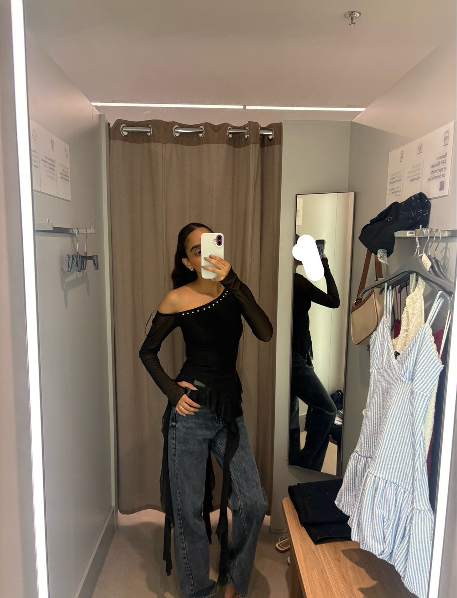 evemin_7's tweet photo. não sei se eu compro amigas, oq vocês acham? https://t.co/zlrLG6FYDs