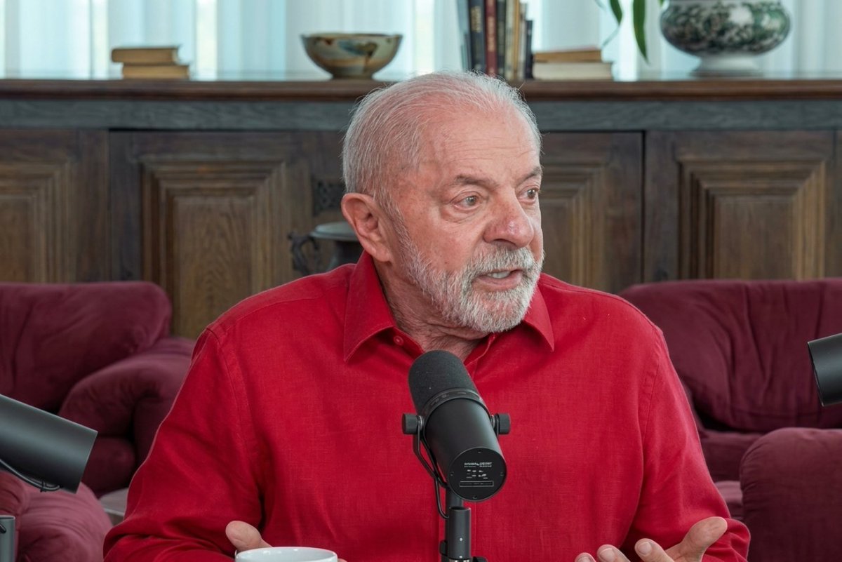 exame's tweet photo. Pesquisa AtlasIntel para presidente: Lula lidera com vantagem de 30,7 pontos no maior colégio do Nordeste https://t.co/bhTFEyD2tT https://t.co/ZT4QPfSQdj