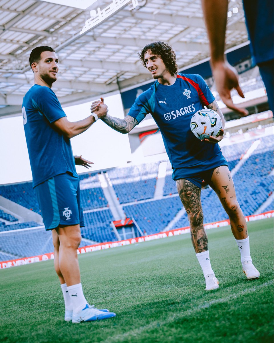 DalotDiogo's tweet photo. Casa 💙 Em busca da 4/4 🇵🇹 https://t.co/SWblfbzUCy