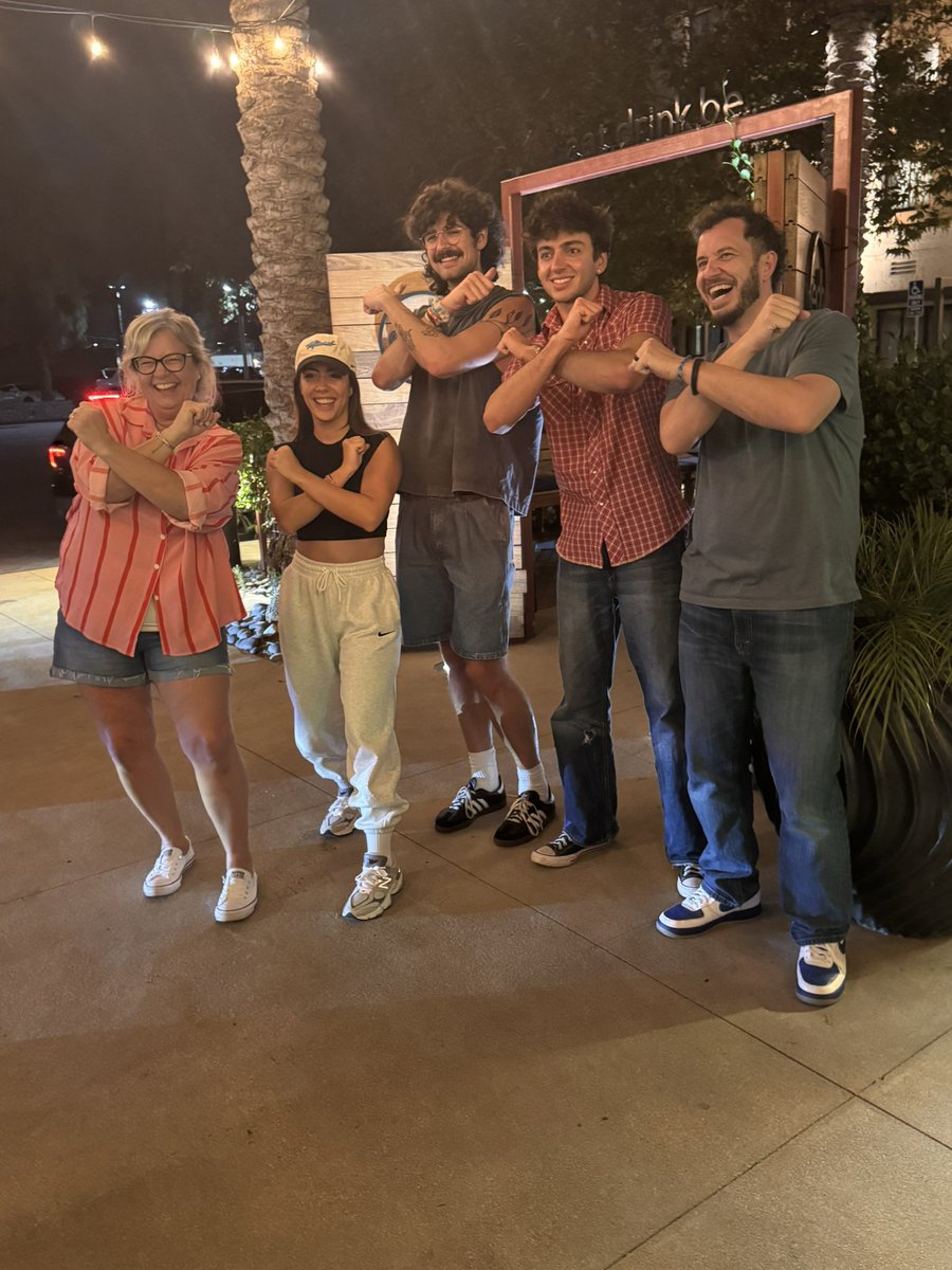 brandonn184's tweet photo. Drew is still playing the middle even outside the big brother house… #bb28 https://t.co/BtKtUuuNTr