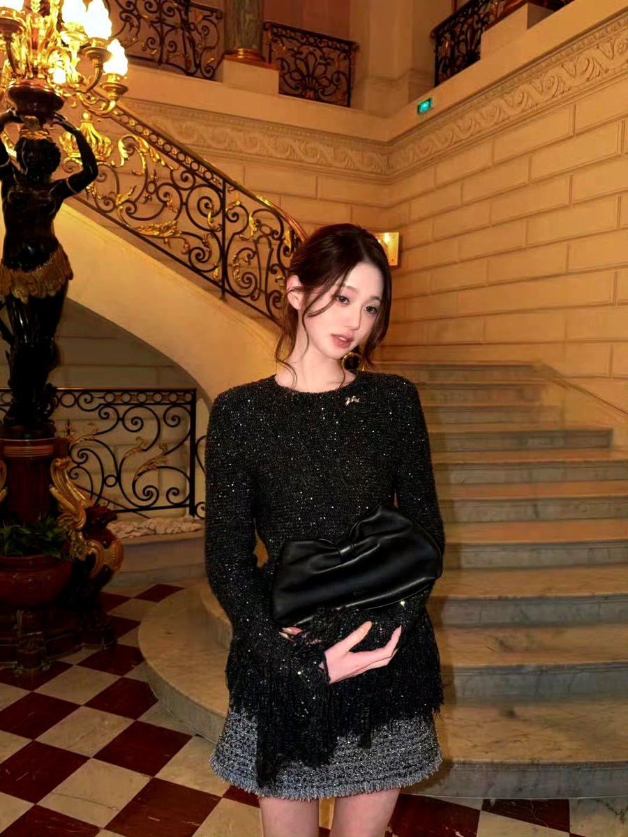 ChiyonoAWA's tweet photo. Wonyoung delivers timeless elegance at Dior Summer 27, harmonizing wonderfully with Dior’s classic vision.

#JANGWONYOUNG
#WONYOUNG
#WonyoungDiorSummer27
#DiorSummer27 @Dior https://t.co/geOpGzBrmw