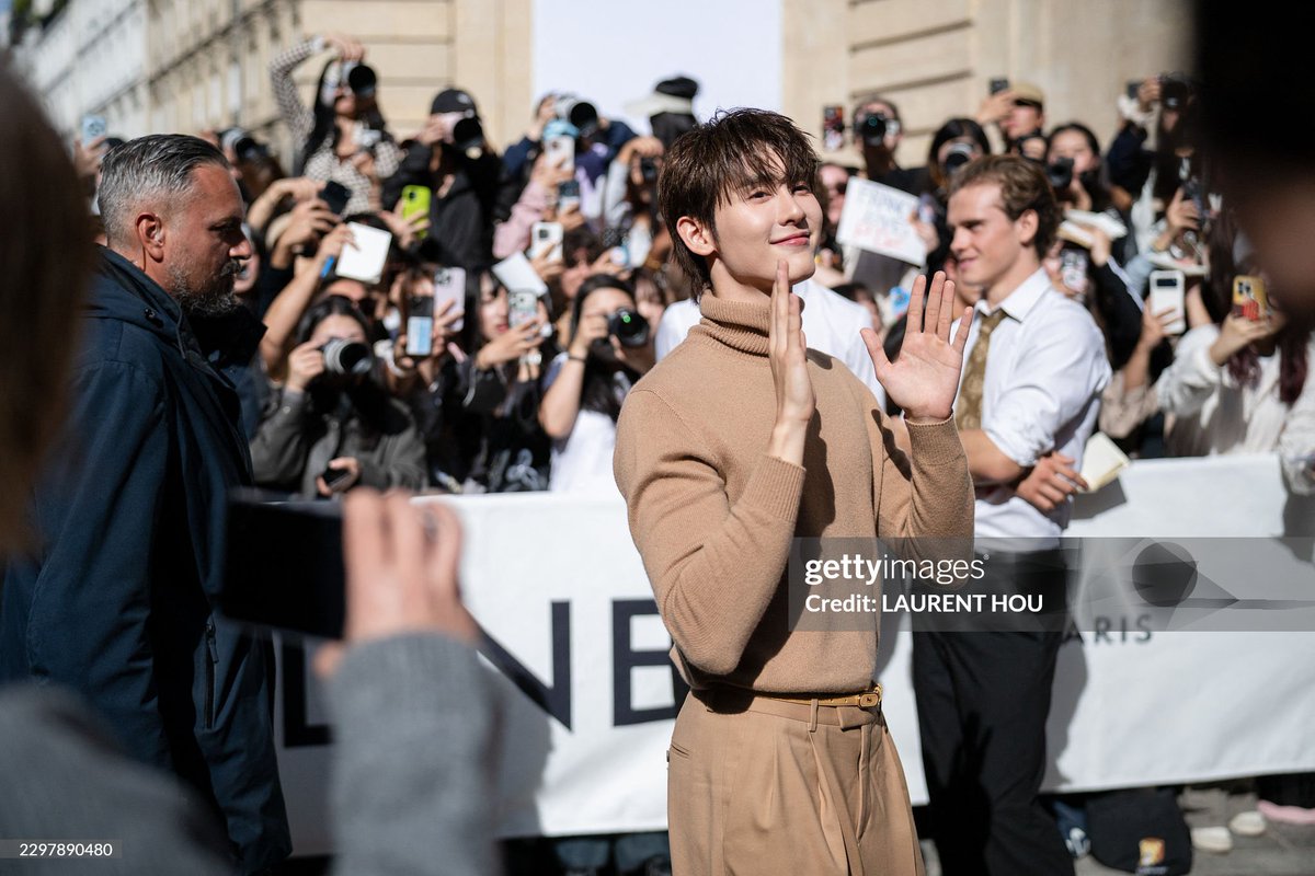 ariarikatoh's tweet photo. พึ่งเห็นในgetty มีมาเพิ่มด้วย 
baby you look so shine มากก🫶🏻🍅✨

https://t.co/FuuoepuLH1
https://t.co/0j9PXiQTON
https://t.co/borzDrjaLy

 BOOK X CELINE PFW27 
#BookKasidet #Celine #CelineEte2027 
#MichaelRider #kasibook https://t.co/7YBk2wX4Uc