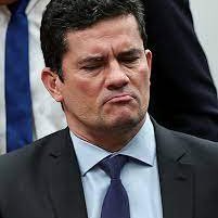 BrasilPost13's tweet photo. Pedro Cardoso: "Estamos falando há 10 minutos sobre uma pessoa chamada Sérgio Moro, e ele está sendo tratado como se merecesse respeito.
Moro é uma pessoa que tramou junto com Deltan, para colocar Lula, uma pessoa inocente na cadeia, Moro não merece o respeito de ninguém" ...  👇 https://t.co/ACIJXbRZAJ