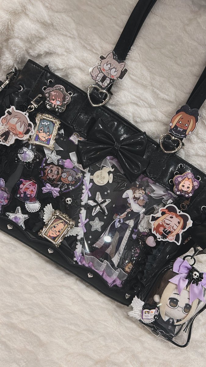 frankensdarling's tweet photo. lcst itabag 🔩🖤💀 https://t.co/bJTAqrfoyM