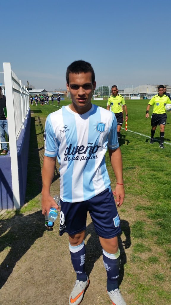 MGJG23's tweet photo. Este pibe se acaba de convertir en el tercer goleador histórico de la Selección Argentina solo detrás de Messi y Batistuta. 🇦🇷🙅🏽‍♂️⚽️

#DelTitaAlMundo https://t.co/HnxJPtofGO