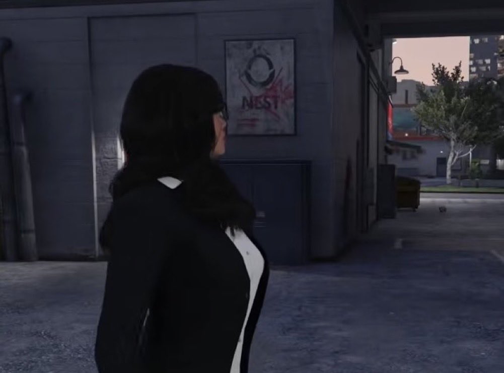 apriIini's tweet photo. when she went to the cubby, the faceless and nest logos were crossed out and marked over… the oracle logo wasn’t, though https://t.co/RYAz1MGKRm