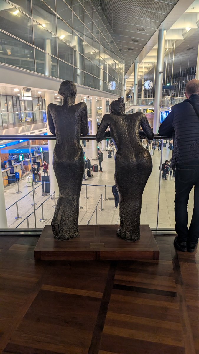 discoslim21's tweet photo. Copenhagen sure does love their art! https://t.co/KV33tJlOJQ