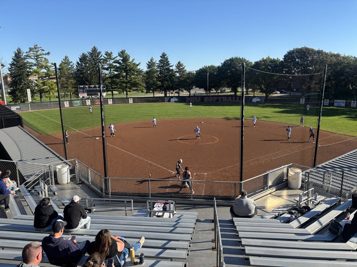 SBCoachG's tweet photo. It was another beautiful day ☀️for NIU 🥎 Team Camp. Thank you to all the teams and families that attended and had the opportunity to play on Mary Bell Field.  We get to take the field tomorrow, let’s play ✌🏻!! https://t.co/cWyJPEfULj