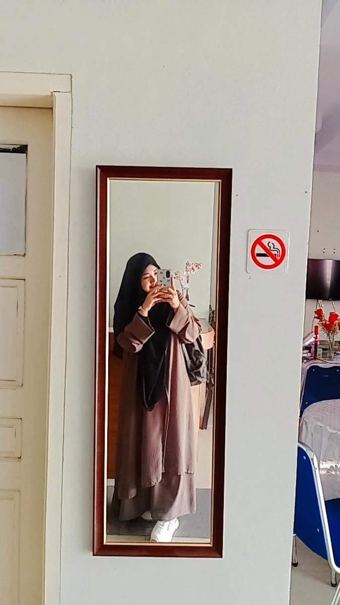 AgnesCimar19983's tweet photo. Sebelum ke kampus pap dlu , ambil aja kalau mau pejuhin https://t.co/4zZKaHhMmw