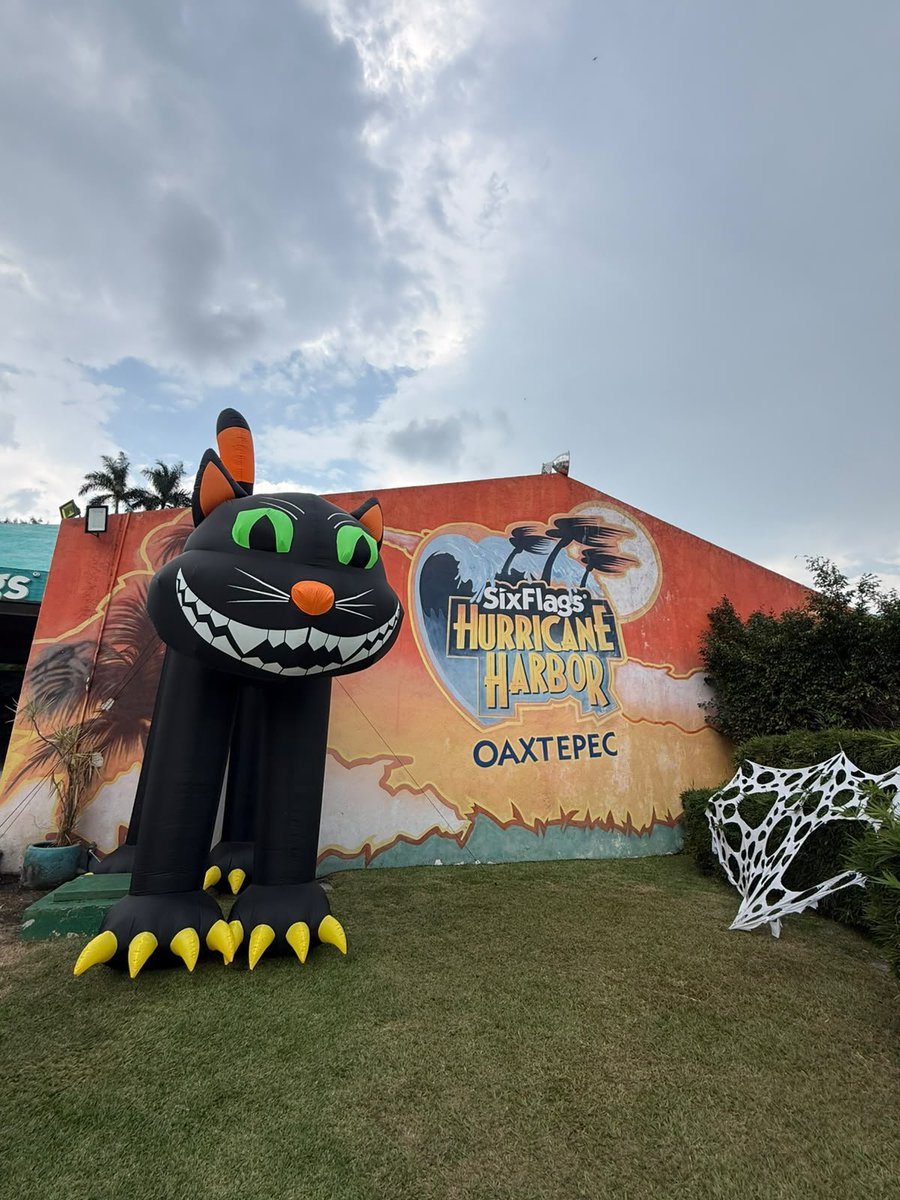 EnDirectoMex's tweet photo. 👻🔥 ¡El terror llegó a Oaxtepec! 🔥👻

Arrancó el Festival del Terror en Six Flags Hurricane Harbor Oaxtepec con sustos, monstruos y una noche llena de adrenalina. 🎃💀

¿Te atreves? 😱

#FestivalDelTerror #SixFlags #Oaxtepec https://t.co/H33zJjKZvC