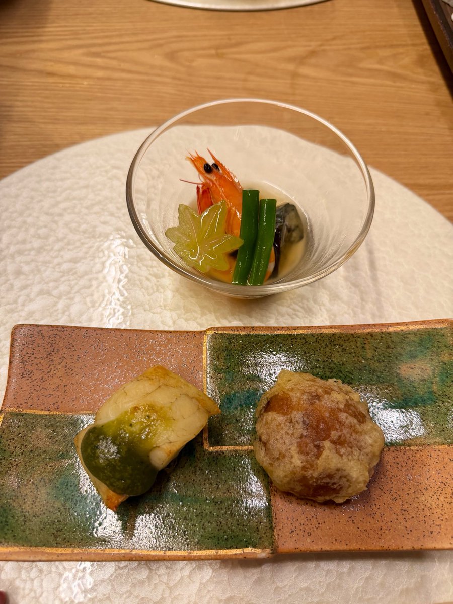 onsen_mami's tweet photo. 食事は全て個室でいただけて、プライベート空間で食べれるのもとても良かったです◎
天ぷらまんじゅうも会津の郷土料理なのですが、甘塩っぱいのがとっても美味しくて！
福島に泊まるとよく出てくるので嬉しい☺️ https://t.co/DL9xCH1VVD
