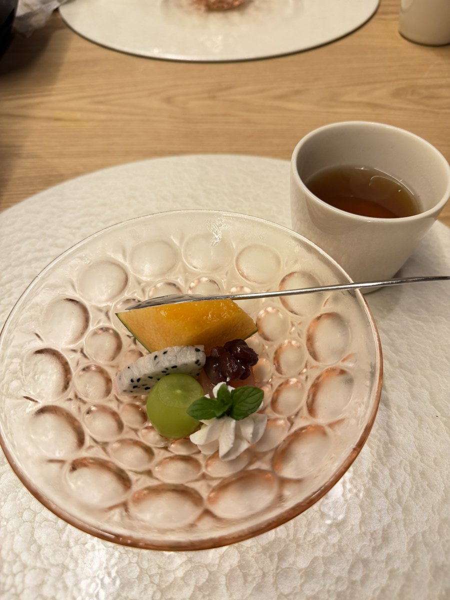 onsen_mami's tweet photo. 食事は全て個室でいただけて、プライベート空間で食べれるのもとても良かったです◎
天ぷらまんじゅうも会津の郷土料理なのですが、甘塩っぱいのがとっても美味しくて！
福島に泊まるとよく出てくるので嬉しい☺️ https://t.co/DL9xCH1VVD