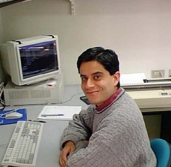 FredoIamaldad's tweet photo. Gracias al programa #YoElijoMiPC pude dar mis primeros pasos como reportero en la escuela.
Hoy ejerzo felizmente como periodista de medios independientes que incomodan al poder. https://t.co/BnX383RMCz