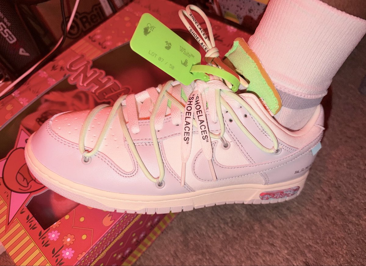 DinoStaxkzkixkz's tweet photo. My babies still my top favorite pair of my whole journey! When #snkrapp was doing two week access, @DinoStaxkzkixkz hit on that last Wednesday LFG the oddz they send me lot 7️⃣ green and I’m a #spartan Made my day. Can’t believe it’s been 6️⃣ years folkz and I appreciate every one of you being passionate and keeping us greater! #keeprockingkicksz #spartankicksz #dinostaxkszkixksz #offwhitelots #RIGvirilAblou you were truly an aspiring creative king truly killed it gang! My bad @unheardofbrand I love my piggies tho too @Nike @OffWht #offwhitelot7 @virgil_abl0h @snkr_twitr 💯🖤🦖☝🏾⛽️😇💨