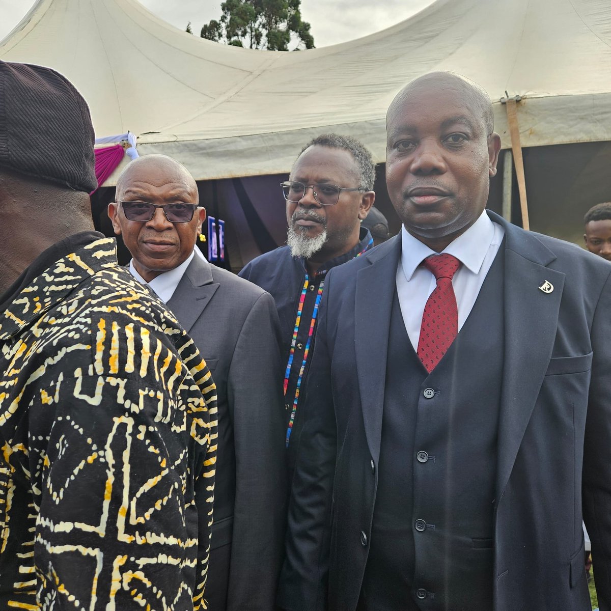 Nyankamugayo's tweet photo. ☝🏾Mugumo, ce 4 oct 2026. A côté des fortes délégations venues de l'Ouganda, Tanzanie, Comores, Zimbabwe, dans un discours en swahili très parfait, S. E. Hon Agathon RWASA a rendu hommage à  Mwarimu Jackson Karua, père de Hon Martha Karua, ex-colistière d'Omoro Odinga. https://t.co/B8jmp63dYb