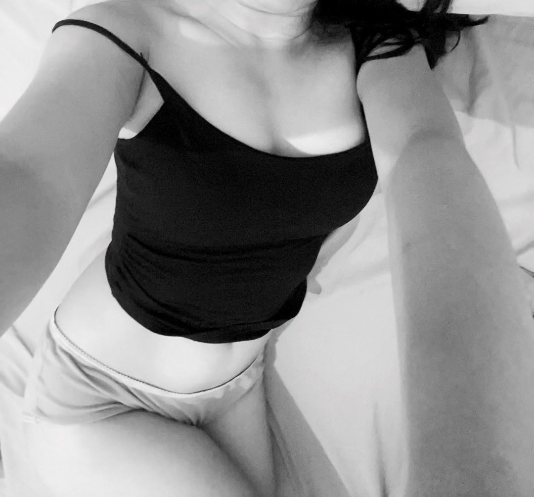 teasehabit's tweet photo. wanna sit on something and it’s not a chair https://t.co/eLCYtRBJkj