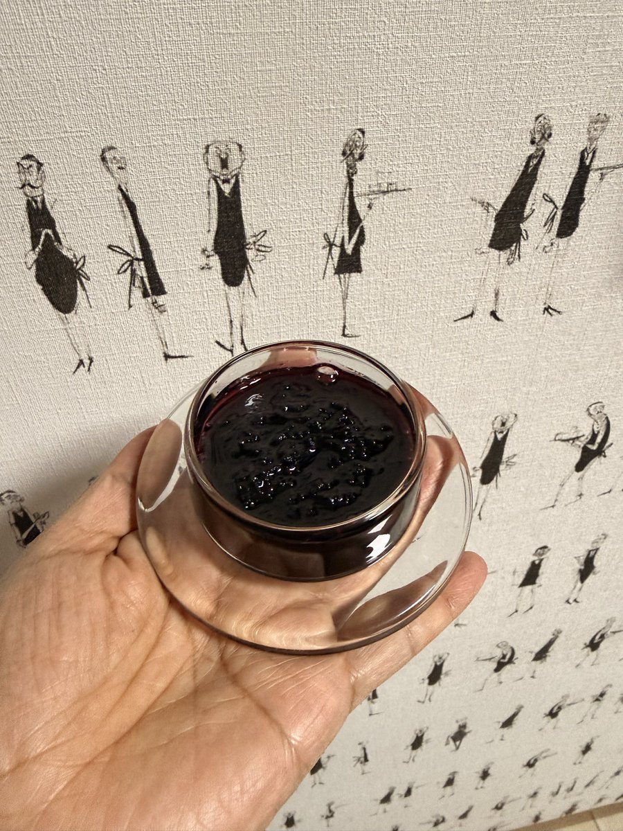 Negri_03's tweet photo. Noche de cine con picoteo. Obviamente con la mermelada de vino tinto que preparé… me quedó deliciosa!

#Sabado 
#Picoteo 
#Saturday 
#Married https://t.co/g3KBMp8CNT