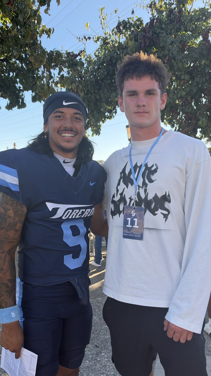 ryderrouth11's tweet photo. So grateful for the opportunity to come out and watch a dominant USD home game! Thank you to the amazing coaching staff for making this happen! @USDToreros @Tos93 @madbacker56 @CoachNFulton @coachsweetlou @AustenJacobs @CoachDiedrick @mmcgli1 @CoachBrunsonANA @coachroyotis @FastCampAth @Daygofootball @USDFootball