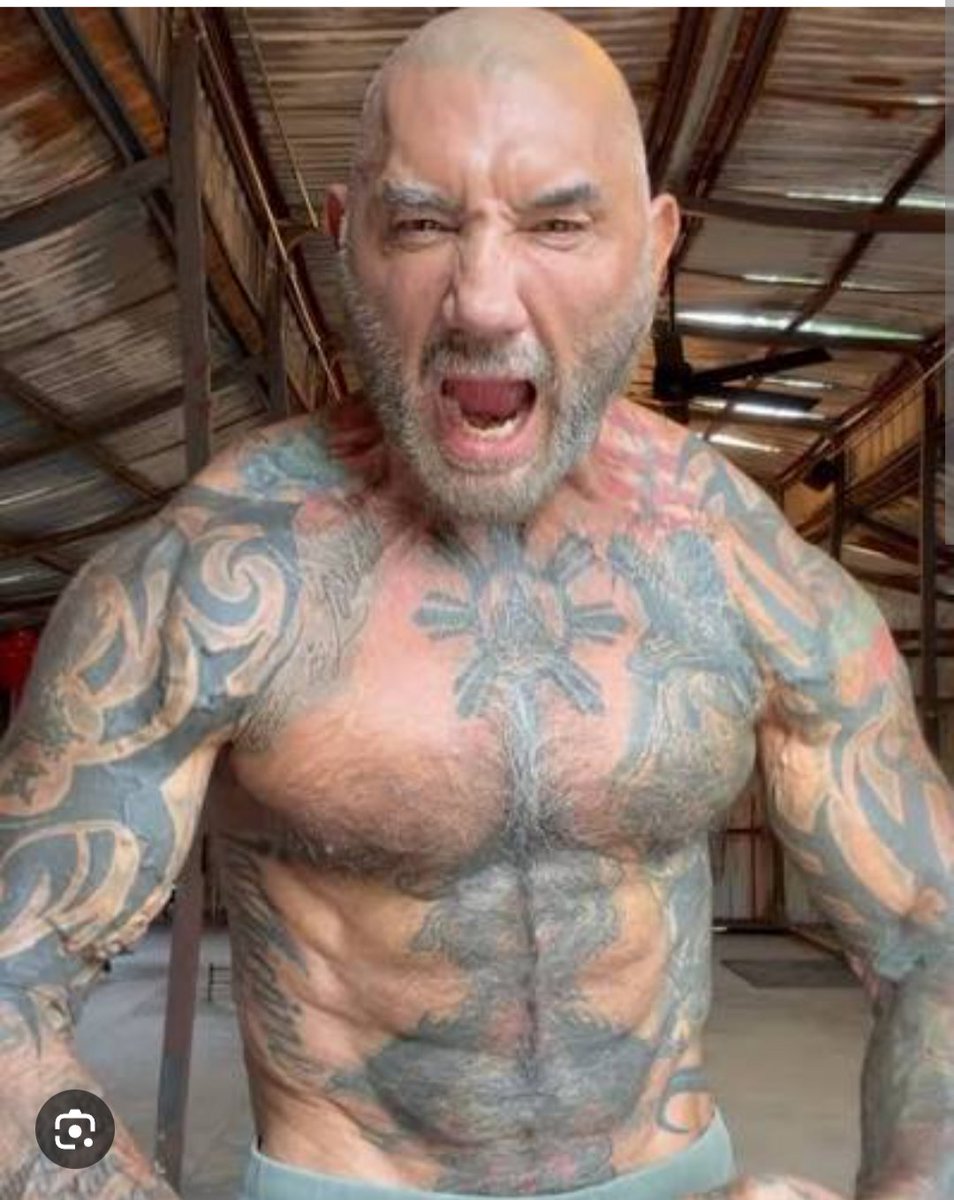 ETtheAlienApe's tweet photo. @Tsoukalos @novvibee @grok Kind of bulk he was carrying is very hard on an aging body. 

 The guy is still fit and ripped. Will probably have a better career and longer life for it https://t.co/zqJojt8HfV