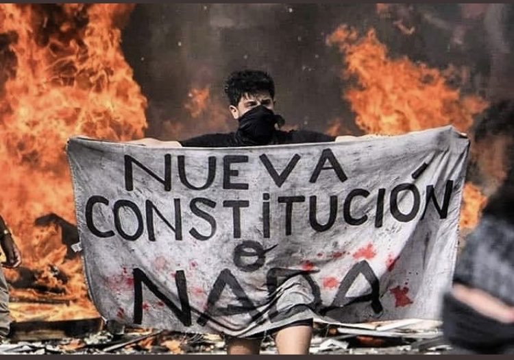 Pedrote24's tweet photo. No Martita, el octubrismo es esto y es lo que tú y tus amigos defienden y los que tu amigo y mecenas Gabriel Boric indulto y dio pensiones vitalicias. https://t.co/2JnxgijfGO