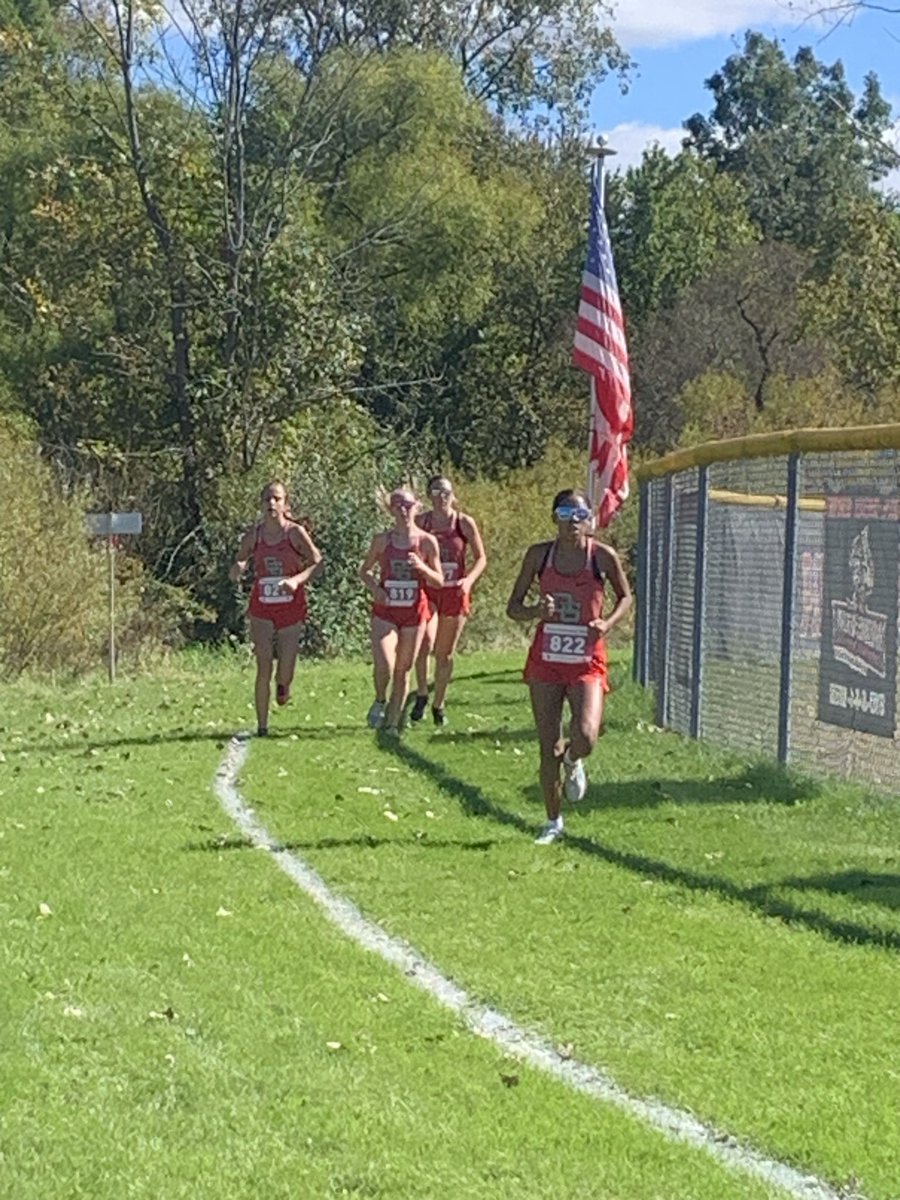 bghs_cc's tweet photo. Congratulations Bobcats on the 1st place finish today at the Legends XC Invite in Pinckney, MI!  Great pack running throughout the race!  Gearing up for the NLL Championships!
JV swept the top 5 places in their race!
@BGHS_AD @DanBlackBGCS 

Results:
https://t.co/xHdzthYJJh https://t.co/AAiYtZHW4a
