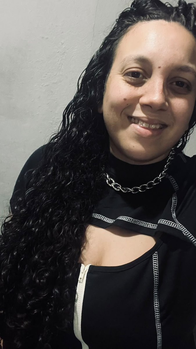 pfvraline's tweet photo. Vei tirei essa foto e to com pé de galinha, tem noção?? https://t.co/hkW8ZZAJx2