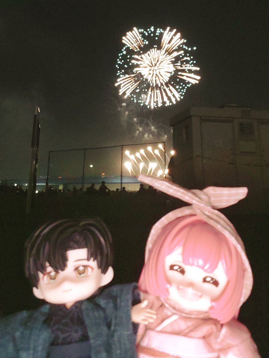 yukirei_li's tweet photo. 花火大会🎆🎆
I got some really pretty shots 🥺🥺🩵
#springsnow https://t.co/TOZEfs91hQ
