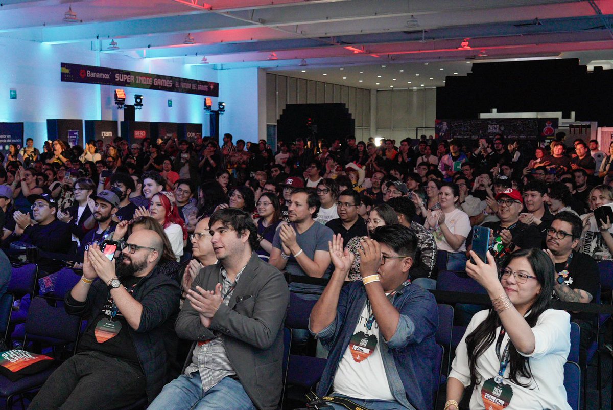 Superindiegam3s's tweet photo. DOUG, HERMANO, YA ERES MEXICANO 🇲🇽

El ex-presidente de Nintendo of America dio cátedra y logró inspirar a varios jóvenes en Banamex Super Indie Games. https://t.co/eaR9LbpPpz