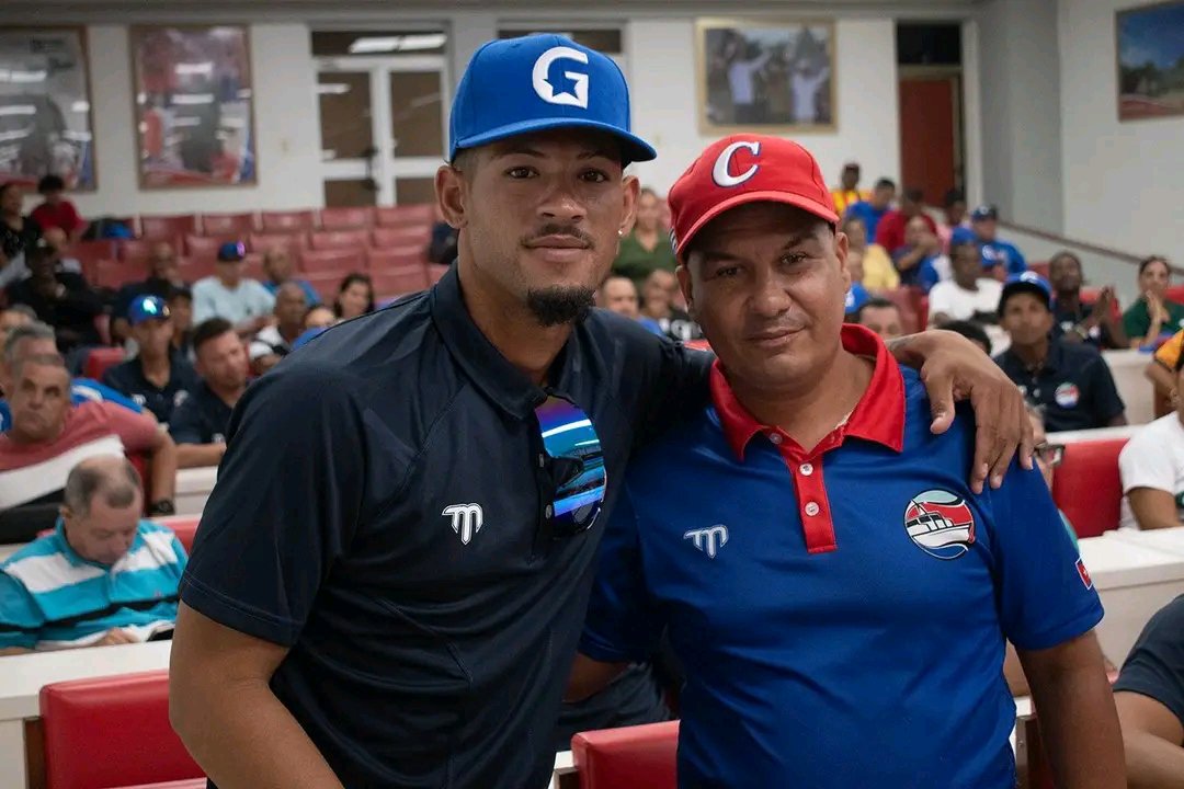 BarceloOrt92635's tweet photo. @DiazCanelB @DrRobertoMOjeda @PresidenciaCuba @BorgesOlivero @CNCTVGranma @lademajagua @EVilluendasC Empresas de #ProvinciaGranma apadrinan a Los Alazanes de Granma https://t.co/QktYRAkZzR