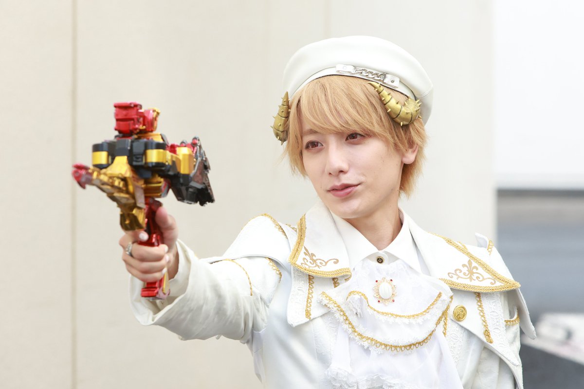 ProjectRED_Toei's tweet photo. 来週10月11日㈰
『#角醒ハンターオメガホーン』
第拾弍話「取り戻せ！ギリコVSバーサー！」放送📢

人々を襲う「角獣人間」👿
退治へ向かうシャウトはギリコと再会🦈

カンナを探し続けてきたギリコの前に
飛導のバーサーが!?

想いをぶつける戦いが始まる——

https://t.co/Uvx4TcRbJs

#オメガホーン https://t.co/R5j0V56qgf