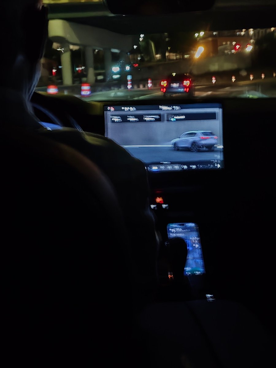 bubbleslovelyy's tweet photo. uber driver forgot there were two stops on the trip, ended the ride, and made me manually put my address on apple maps?? https://t.co/8doCYVFDss
