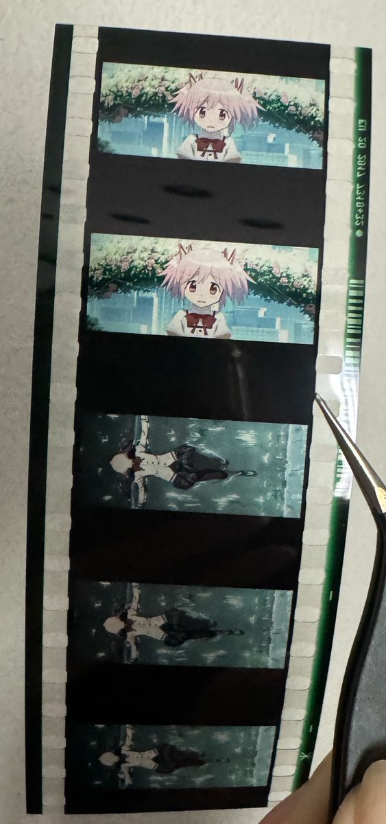 rg1mg2's tweet photo. まどマギのフィルム、まどかとワスの噴水だった！ https://t.co/69FlUaKe6F