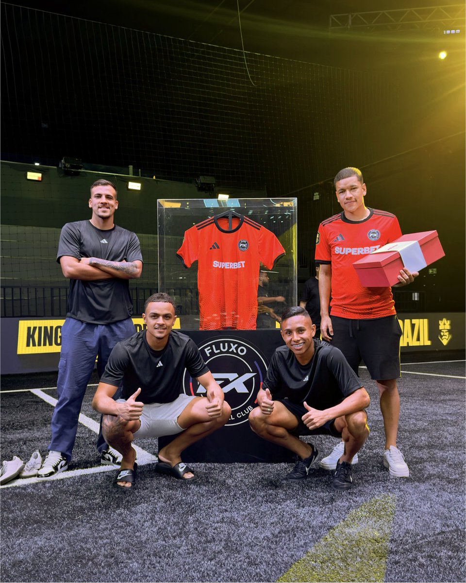 fluxo_fut7's tweet photo. O PRIMEIRO PASSO FOI DADO 🔥

Gabriel, Samurai, Murilo e Chacon foram escolhidos pra representar a nossa camisa na @Kings_LeagueBR https://t.co/VlUH0saEeU