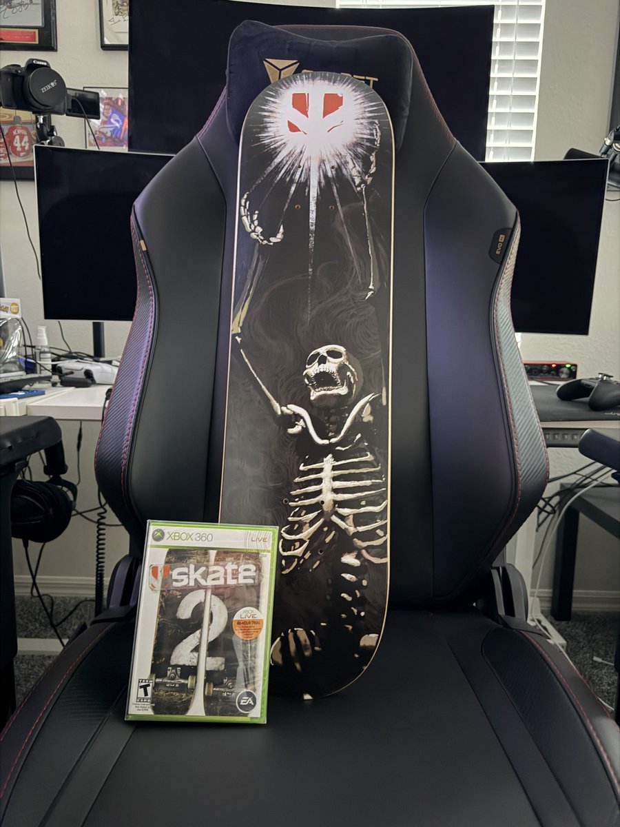 Lmax97's tweet photo. Fuck it

Sealed 360 Skate 2 with the /350 limited promo deck https://t.co/xxHOe6ZJW6