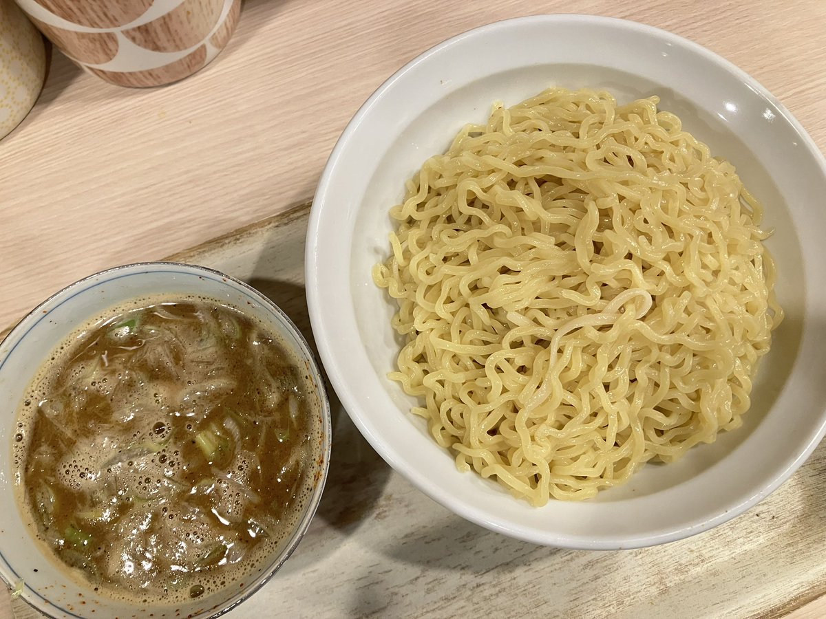 hirobuchiii's tweet photo. 麺屋幸生@所沢 小手指

濃厚なカレー風味の味噌スープ、ドロドロで、結構スパイシー

トマトサルサソースがバッチリ👌

🍚ドボンで〆ました👌

超うまい😋

スパイシーカレー味噌らーめん
魚介中華そば塩＋ラー油TP
魚介つけ麺

#麺屋幸生 #所沢 #小手指 #めんすたぐらむ #味噌麺処花道 https://t.co/ijP8xhCvw7