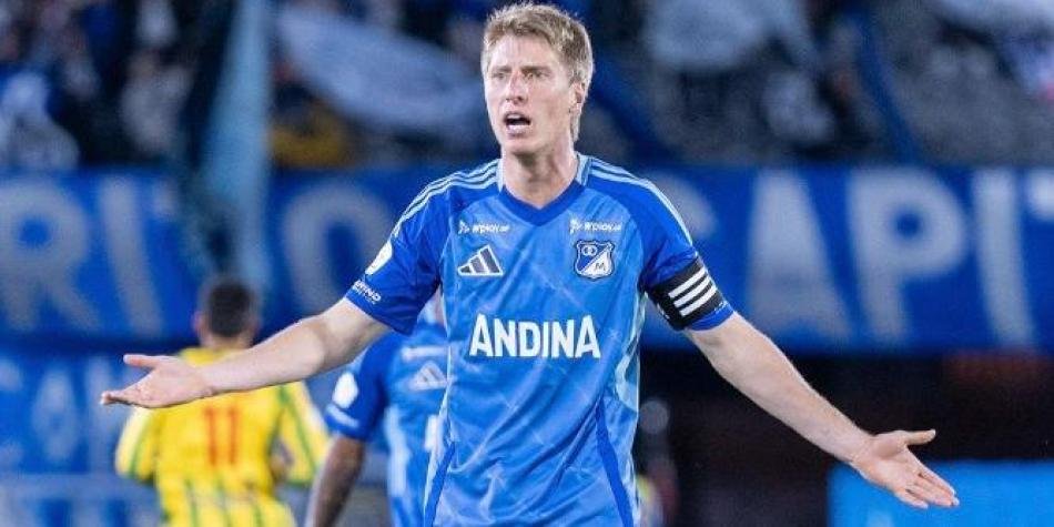 Esbicruz_23's tweet photo. Andrés Llinas quedó campeón en 2023

En el 2024 como todo el equipo bajo el nivel 

En el 2025-I sobre todo en cuadrangulares tuvo un rendimiento muy malo

En 2025-II venía con un nivel mediocre y la lesión lo líquido 

En 2026 directamente es una vergüenza que siga jugando https://t.co/IYjcxIJ3kc