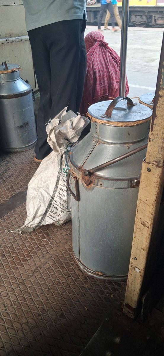 Maverickhealer's tweet photo. @EasternRailway Hello Mam. Kindly instruct the authorities at howrah railway station to Crack down on the milk vendors illegally travelling in the passenger bodies with their milk containers. They block the entrances and cause massive inconvenience to commuters. Thanks https://t.co/2TwOIUTcU9