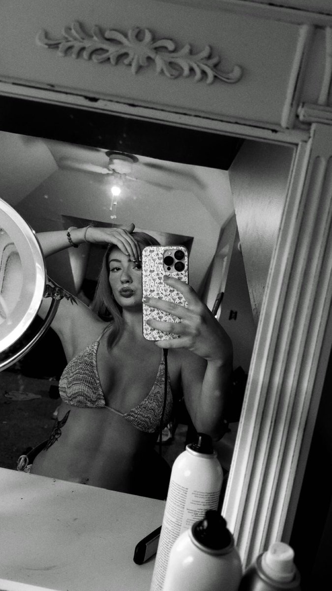 haileybennettx's tweet photo. who's gonna cuff this bad girl? https://t.co/oVDPCUpHij