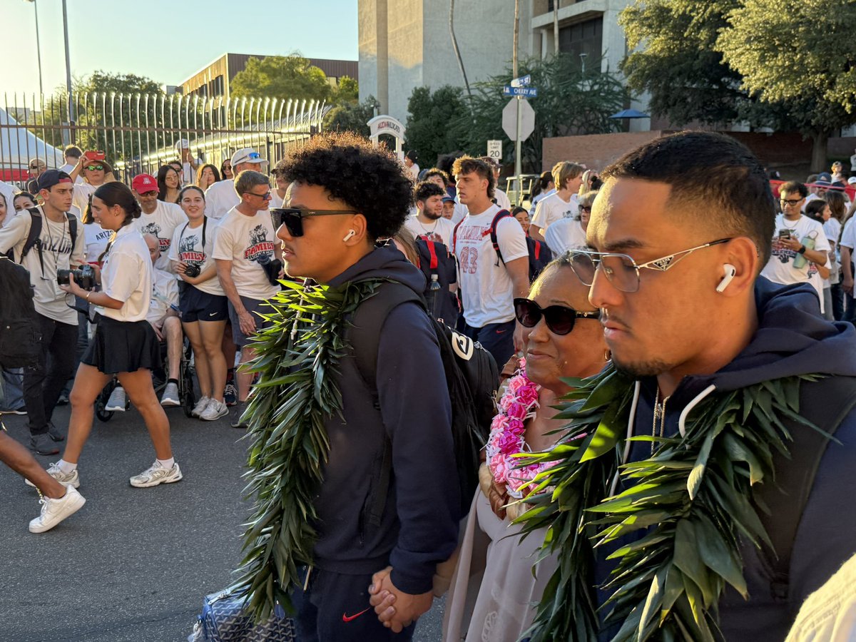 AZBandCatSports's tweet photo. Noah and Dash Fifita escorting their grandma during Wildcat Walk ❤️💙 https://t.co/GMEiLbvK6m