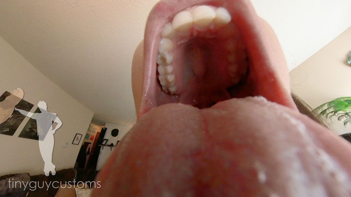 TinyGuyCustoms's tweet photo. What the hell do you think you're doing in here bug? 😵 

#Giantess #Mouth #Sandals #Feet #Crush #Fetish #TinyGuyCustoms https://t.co/aCpu8DacOj