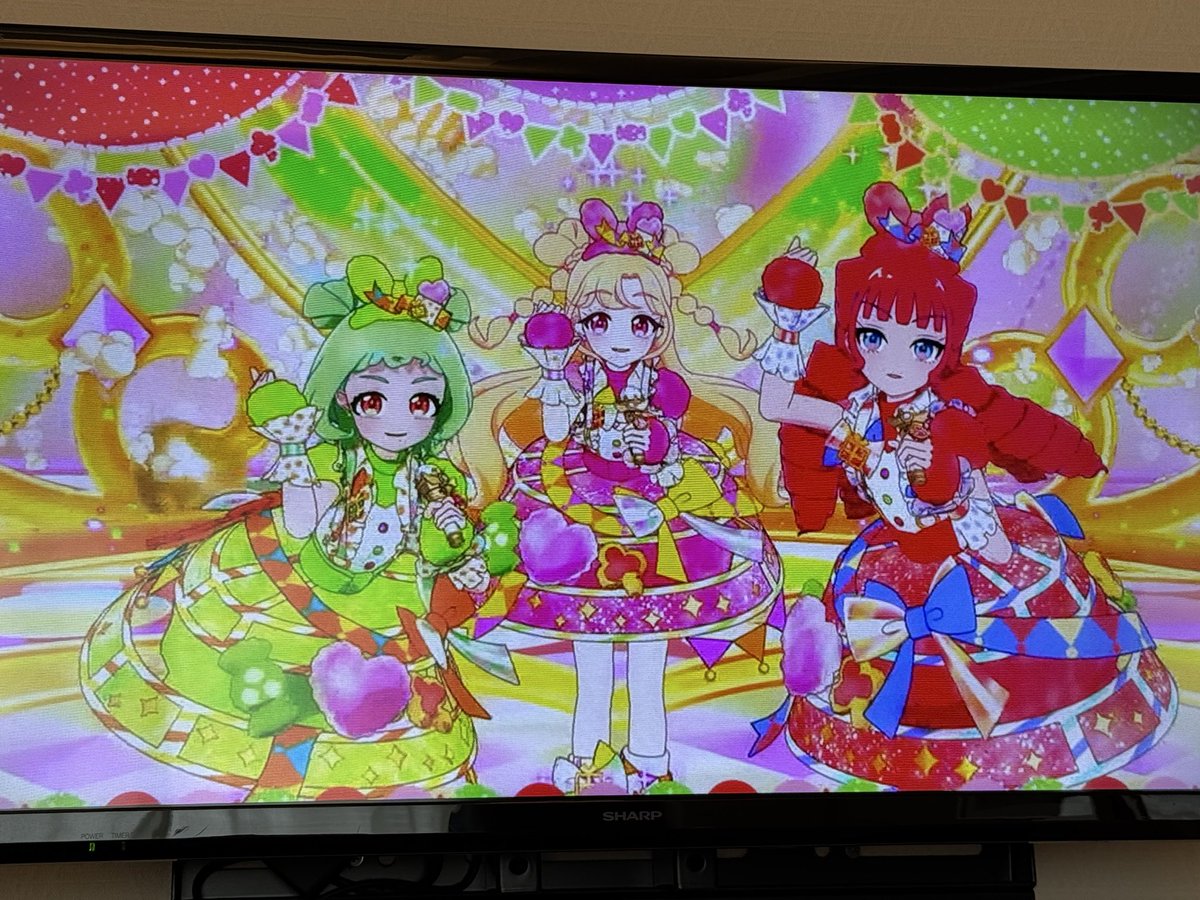 kana_yano's tweet photo. 今日は朝ゆっくりテレビ見る時間あって
みーちゃんがナレーションやってるアイプリをみた🥹✨
可愛すぎて滅⭐️え〜2回もライブやってたで🥹✨
必ず一緒の作品に出るために💪✨
#アイプリ #花井美春 https://t.co/mPHMlXTe4x