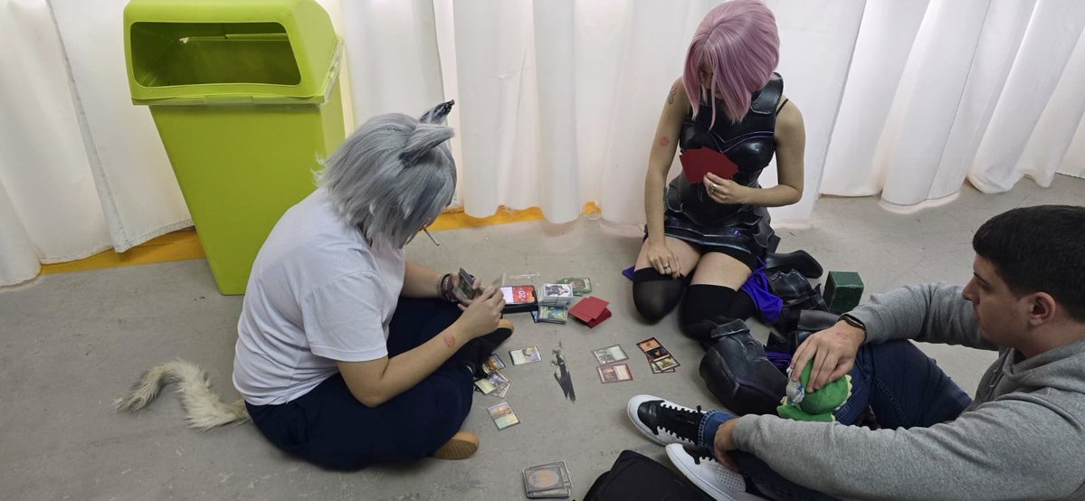 cookieokami's tweet photo. Magic the gathering ft Yani Neko vs Mash Kyrielight https://t.co/tMVUh7RpPr
