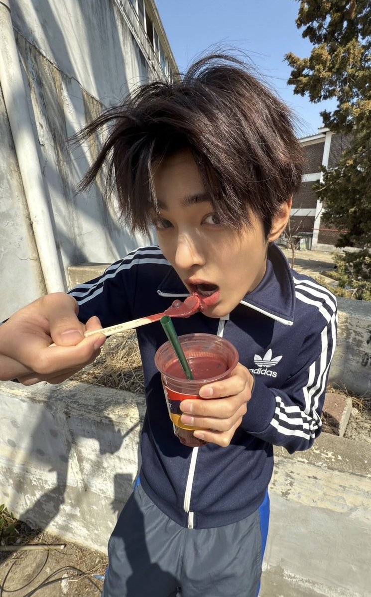 Bm7ICK's tweet photo. 안건호는 이 구도가 영원히 귀요움 https://t.co/As6URN2RFr